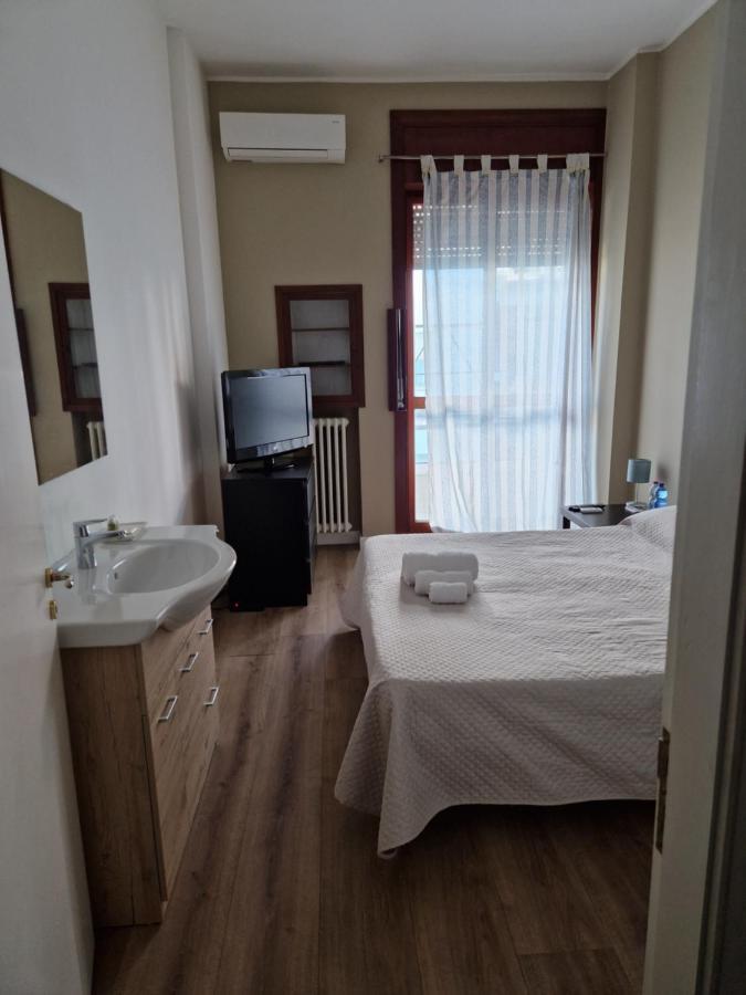 Battisti Rooms & Breakfast Lecce Esterno foto