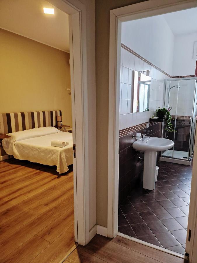 Battisti Rooms & Breakfast Lecce Esterno foto